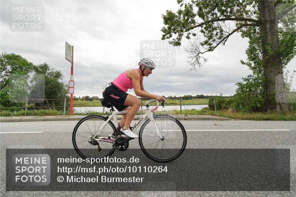 30.08.2026 - Elbe Triathlon Hamburg Michael Burmester http://msf.ph/oto/10110264 30.08.2026 14:11:50 Radfahren  meine-sportfotos.de