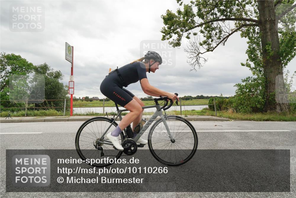 30.08.2026 - Elbe Triathlon Hamburg Michael Burmester http://msf.ph/oto/10110266 30.08.2026 14:11:58 Radfahren  meine-sportfotos.de