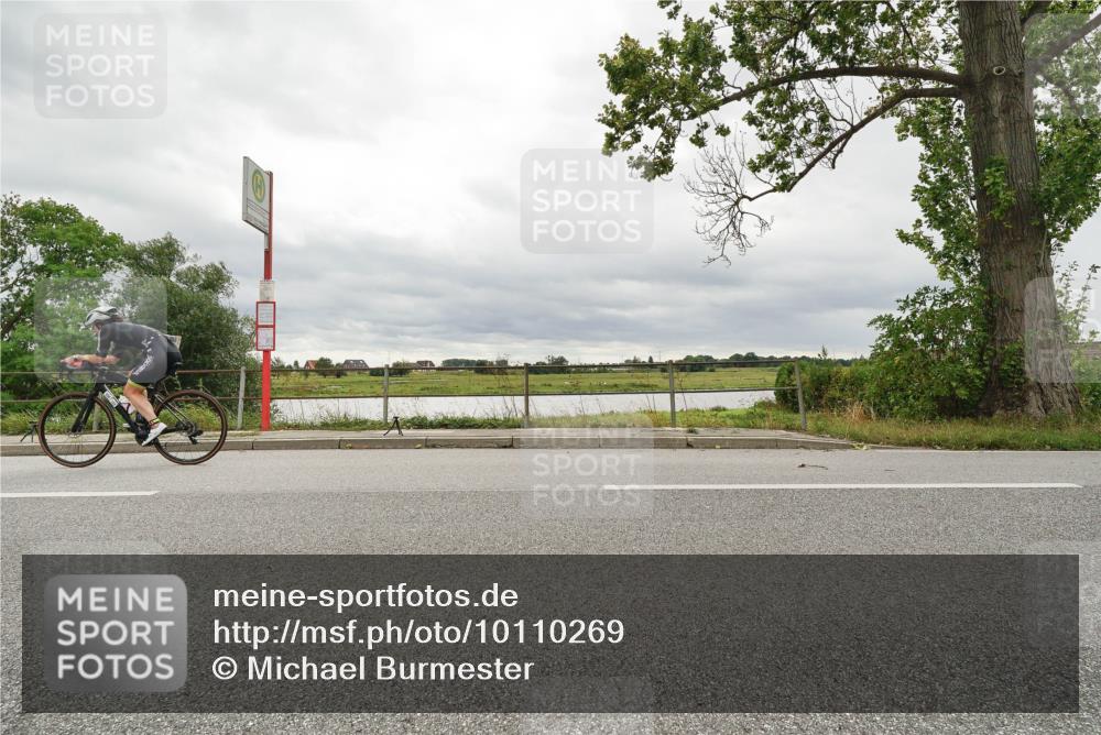 30.08.2026 - Elbe Triathlon Hamburg Michael Burmester http://msf.ph/oto/10110269 30.08.2026 14:12:03 Radfahren  meine-sportfotos.de