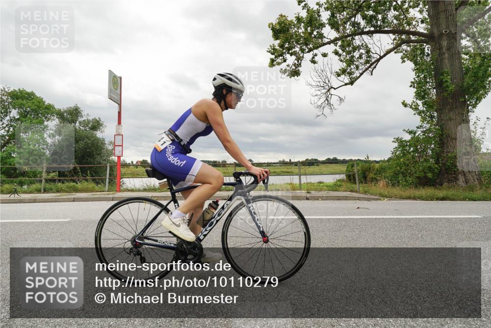 30.08.2026 - Elbe Triathlon Hamburg Michael Burmester http://msf.ph/oto/10110279 30.08.2026 14:12:31 Radfahren  meine-sportfotos.de