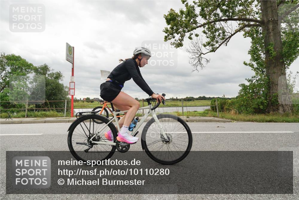 30.08.2026 - Elbe Triathlon Hamburg Michael Burmester http://msf.ph/oto/10110280 30.08.2026 14:12:51 Radfahren  meine-sportfotos.de