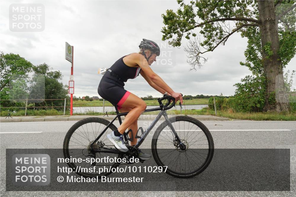 30.08.2026 - Elbe Triathlon Hamburg Michael Burmester http://msf.ph/oto/10110297 30.08.2026 14:13:57 Radfahren  meine-sportfotos.de