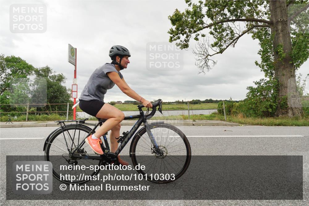 30.08.2026 - Elbe Triathlon Hamburg Michael Burmester http://msf.ph/oto/10110303 30.08.2026 14:14:12 Radfahren  meine-sportfotos.de
