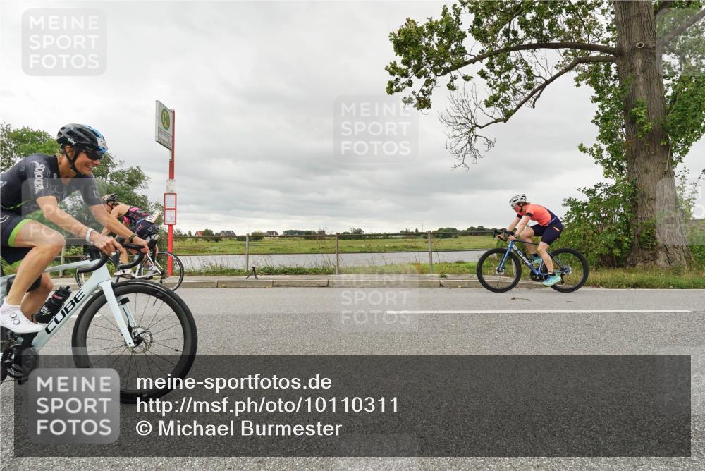30.08.2026 - Elbe Triathlon Hamburg Michael Burmester http://msf.ph/oto/10110311 30.08.2026 14:14:40 Radfahren 00 meine-sportfotos.de