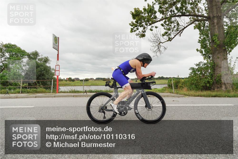 30.08.2026 - Elbe Triathlon Hamburg Michael Burmester http://msf.ph/oto/10110316 30.08.2026 14:14:52 Radfahren  meine-sportfotos.de