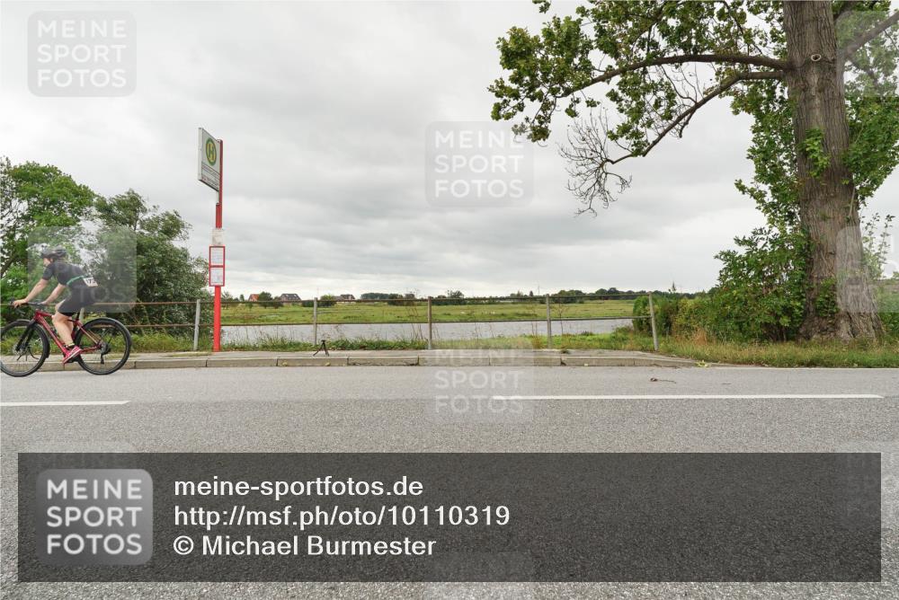 30.08.2026 - Elbe Triathlon Hamburg Michael Burmester http://msf.ph/oto/10110319 30.08.2026 14:15:08 Radfahren  meine-sportfotos.de