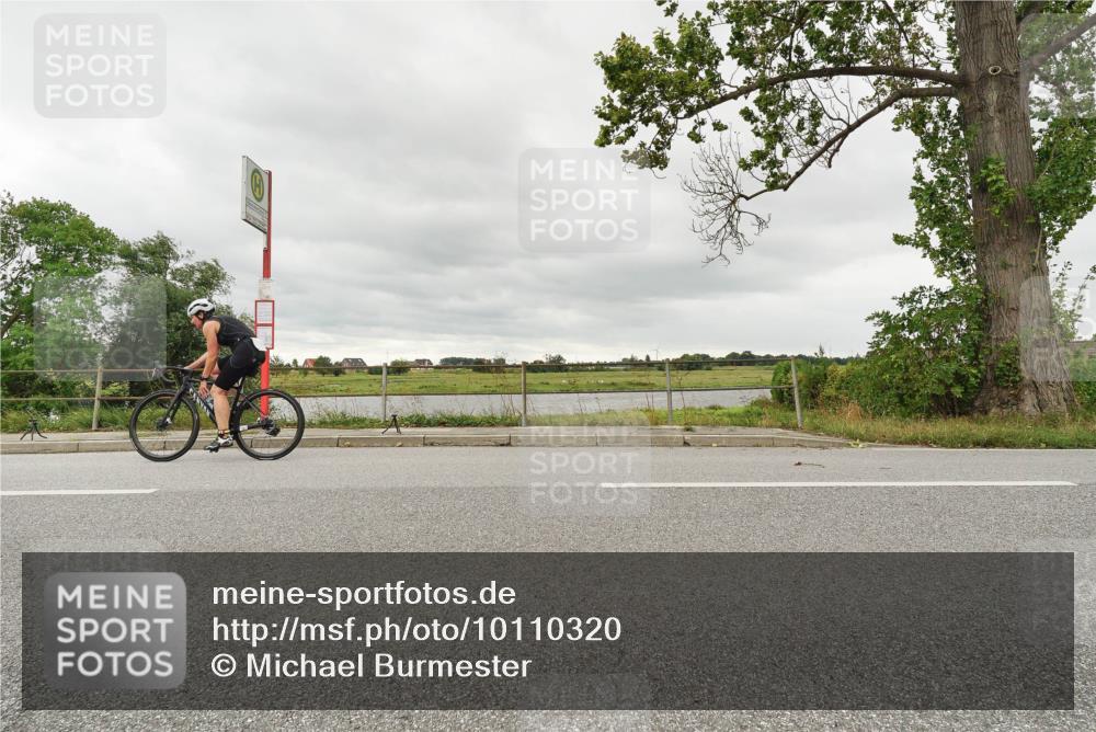 30.08.2026 - Elbe Triathlon Hamburg Michael Burmester http://msf.ph/oto/10110320 30.08.2026 14:15:10 Radfahren  meine-sportfotos.de