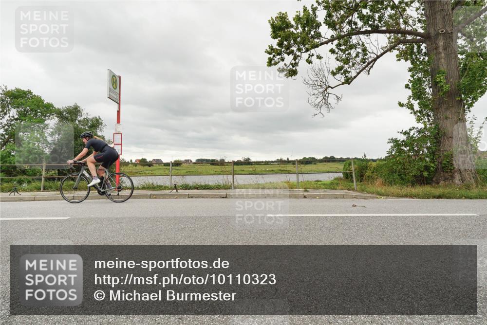 30.08.2026 - Elbe Triathlon Hamburg Michael Burmester http://msf.ph/oto/10110323 30.08.2026 14:15:31 Radfahren  meine-sportfotos.de