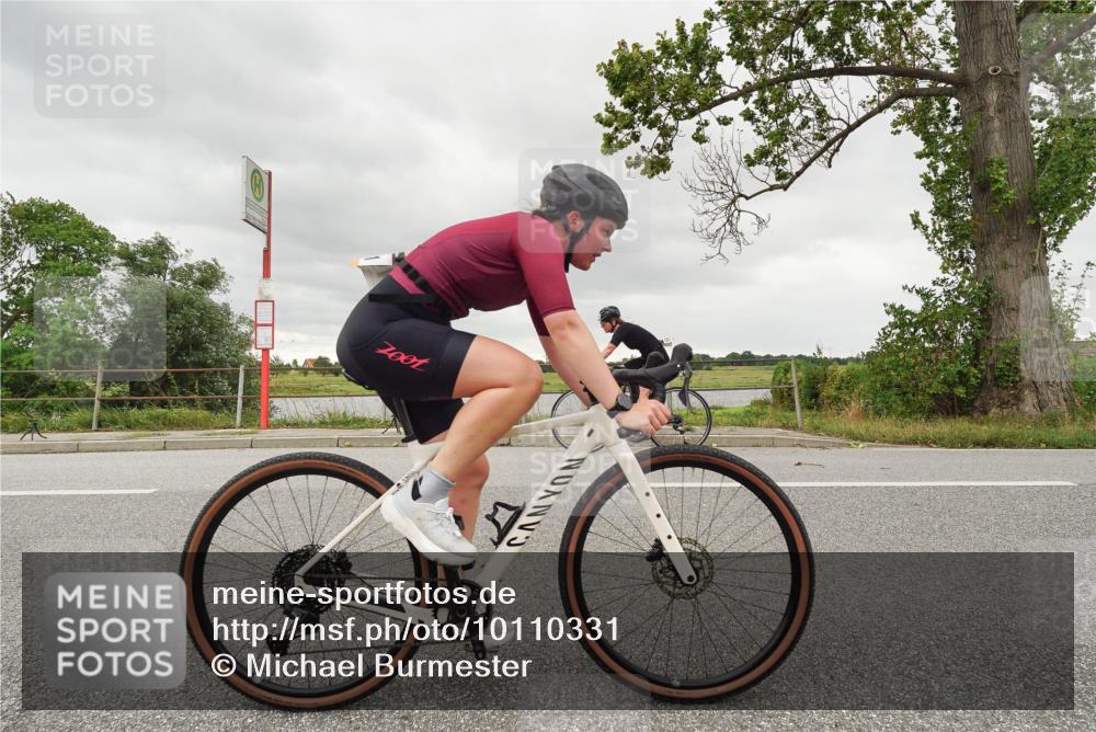 30.08.2026 - Elbe Triathlon Hamburg Michael Burmester http://msf.ph/oto/10110331 30.08.2026 14:16:06 Radfahren  meine-sportfotos.de