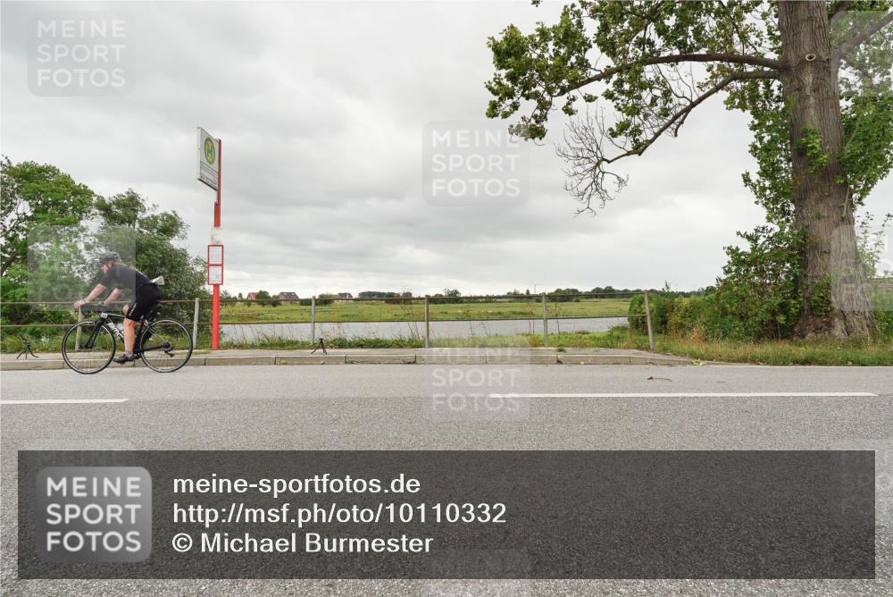 30.08.2026 - Elbe Triathlon Hamburg Michael Burmester http://msf.ph/oto/10110332 30.08.2026 14:16:07 Radfahren  meine-sportfotos.de