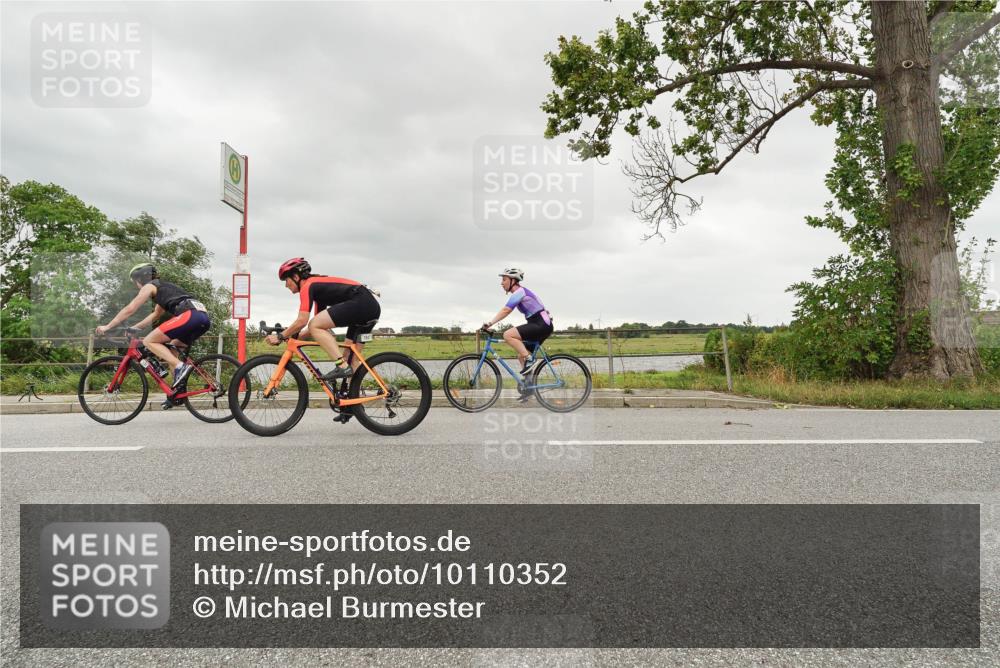 30.08.2026 - Elbe Triathlon Hamburg Michael Burmester http://msf.ph/oto/10110352 30.08.2026 14:17:13 Radfahren  meine-sportfotos.de