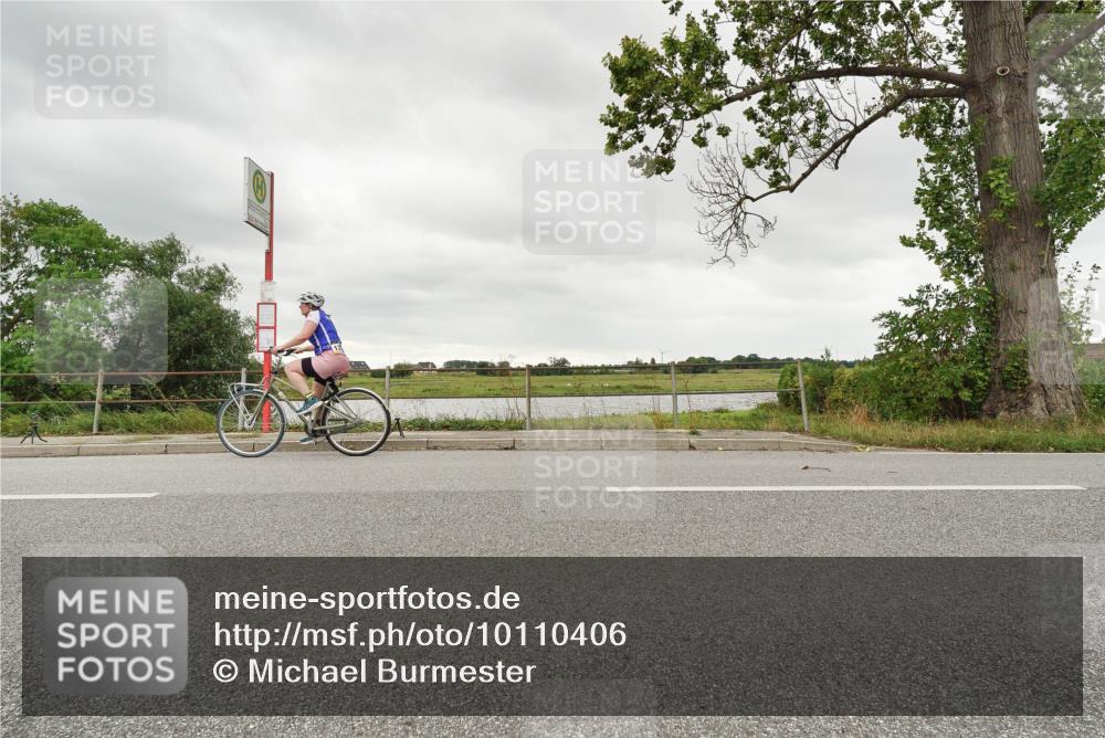 30.08.2026 - Elbe Triathlon Hamburg Michael Burmester http://msf.ph/oto/10110406 30.08.2026 14:20:35 Radfahren  meine-sportfotos.de