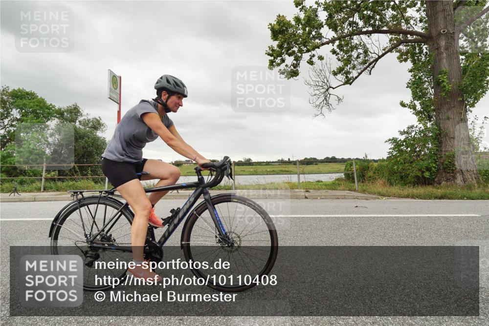 30.08.2026 - Elbe Triathlon Hamburg Michael Burmester http://msf.ph/oto/10110408 30.08.2026 14:20:44 Radfahren  meine-sportfotos.de