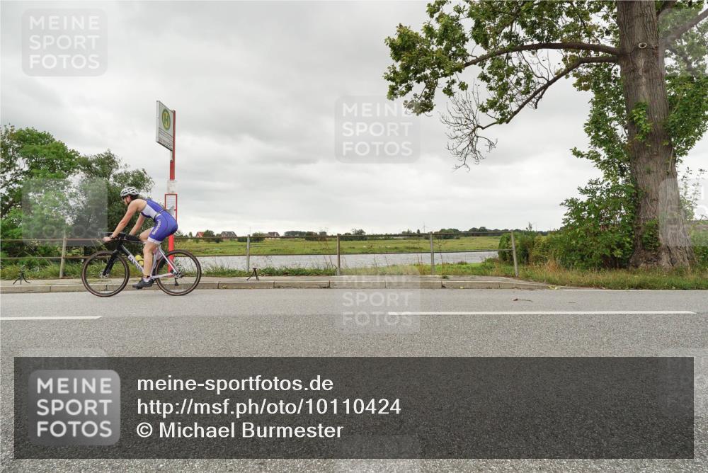 30.08.2026 - Elbe Triathlon Hamburg Michael Burmester http://msf.ph/oto/10110424 30.08.2026 14:21:37 Radfahren  meine-sportfotos.de