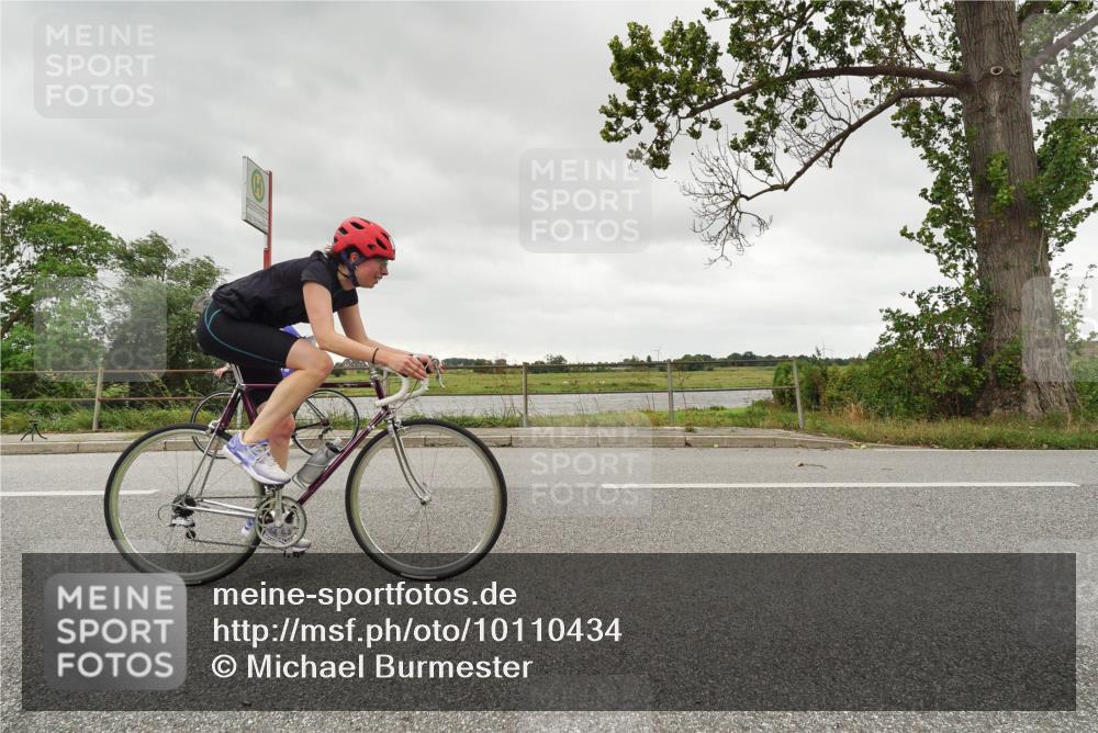 30.08.2026 - Elbe Triathlon Hamburg Michael Burmester http://msf.ph/oto/10110434 30.08.2026 14:22:29 Radfahren  meine-sportfotos.de