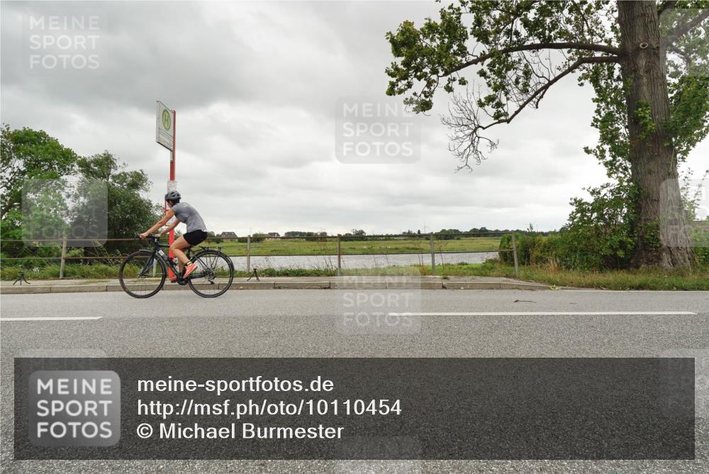 30.08.2026 - Elbe Triathlon Hamburg Michael Burmester http://msf.ph/oto/10110454 30.08.2026 14:25:12 Radfahren  meine-sportfotos.de