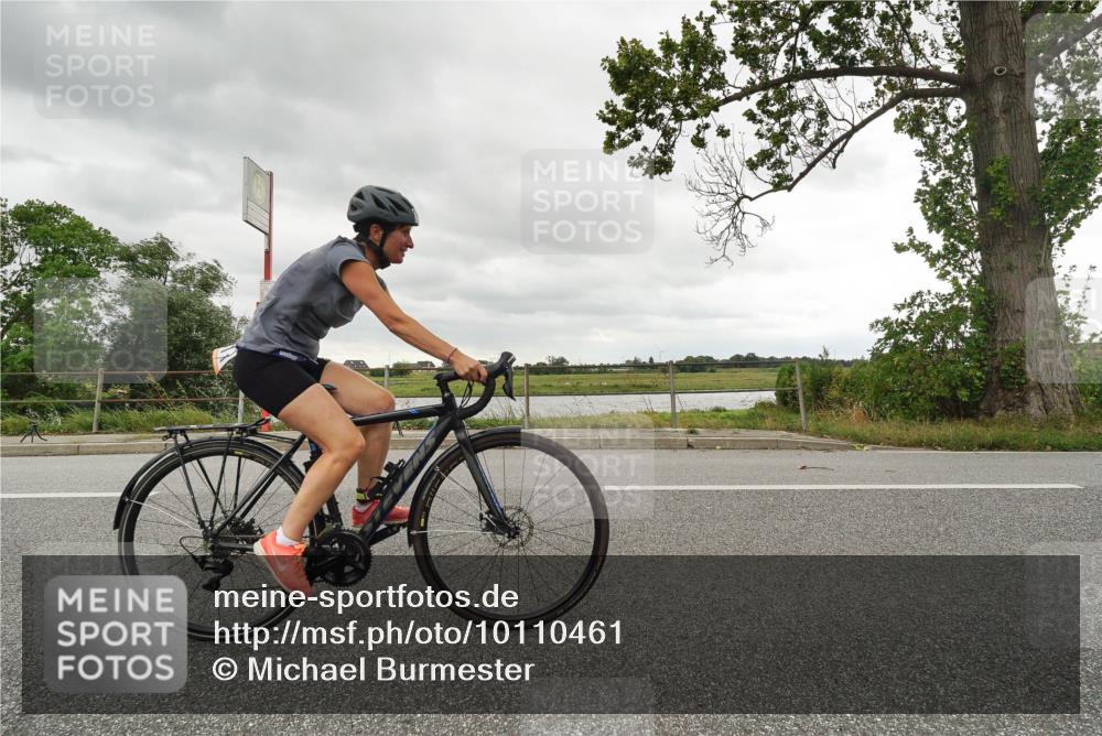 30.08.2026 - Elbe Triathlon Hamburg Michael Burmester http://msf.ph/oto/10110461 30.08.2026 14:27:03 Radfahren  meine-sportfotos.de