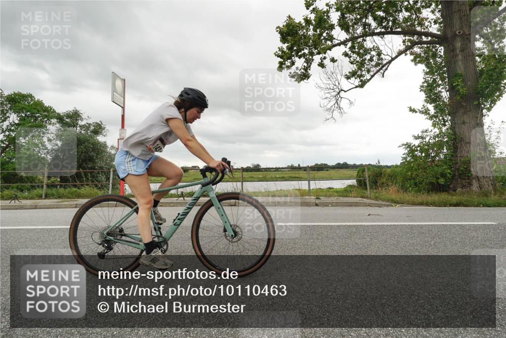 30.08.2026 - Elbe Triathlon Hamburg Michael Burmester http://msf.ph/oto/10110463 30.08.2026 14:27:25 Radfahren  meine-sportfotos.de