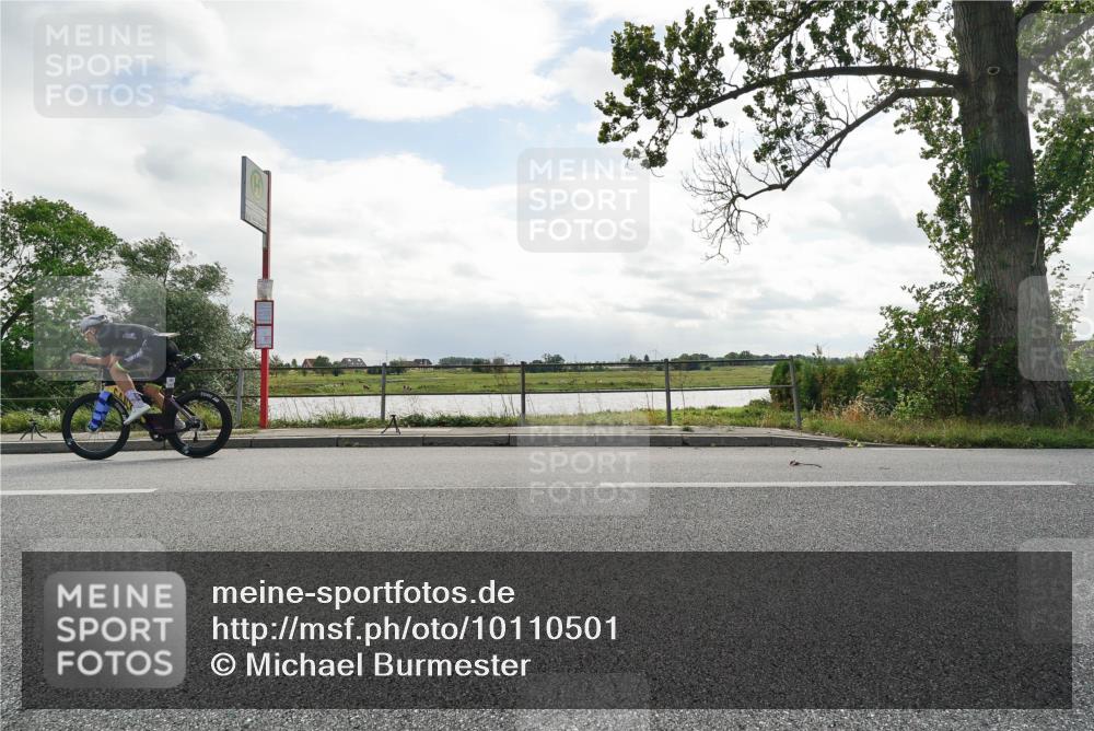 30.08.2026 - Elbe Triathlon Hamburg Michael Burmester http://msf.ph/oto/10110501 30.08.2026 14:39:01 Radfahren  meine-sportfotos.de