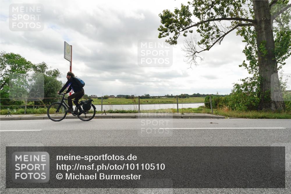 30.08.2026 - Elbe Triathlon Hamburg Michael Burmester http://msf.ph/oto/10110510 30.08.2026 14:42:07 Radfahren  meine-sportfotos.de