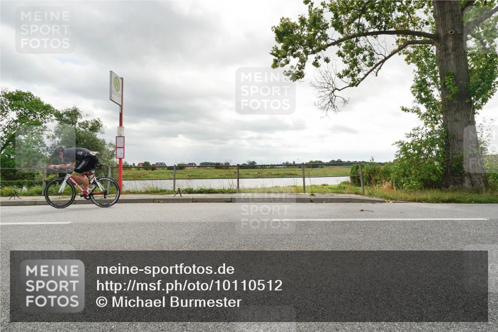 30.08.2026 - Elbe Triathlon Hamburg Michael Burmester http://msf.ph/oto/10110512 30.08.2026 14:42:46 Radfahren  meine-sportfotos.de