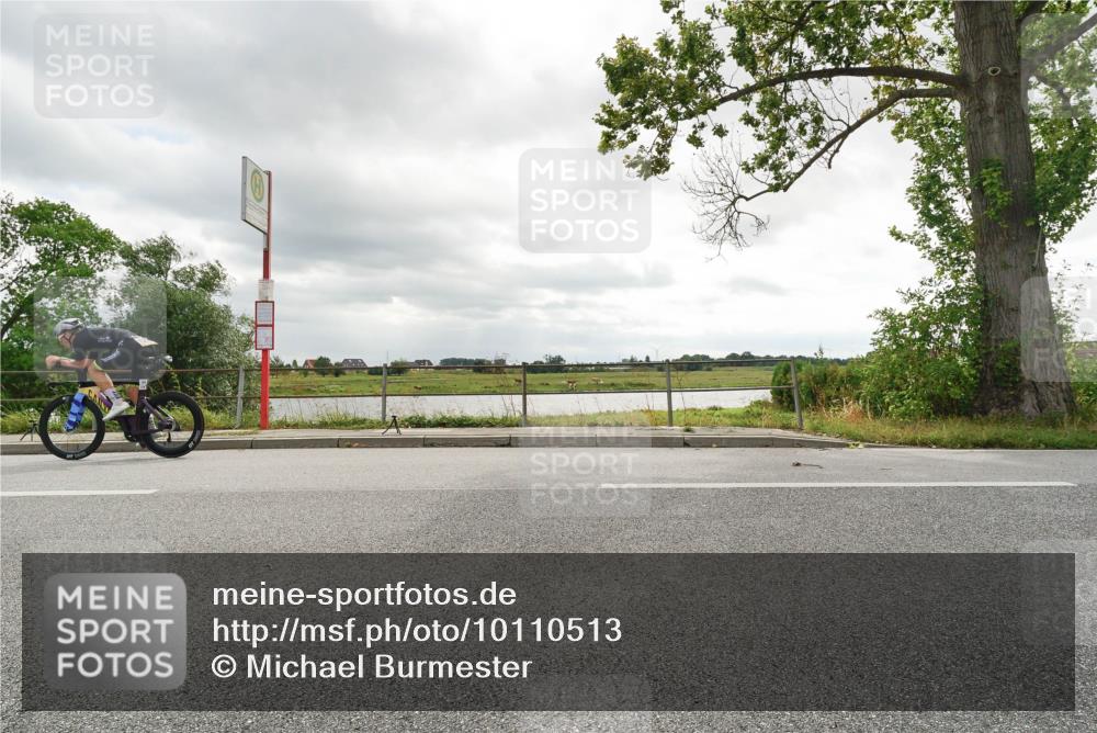 30.08.2026 - Elbe Triathlon Hamburg Michael Burmester http://msf.ph/oto/10110513 30.08.2026 14:42:47 Radfahren  meine-sportfotos.de