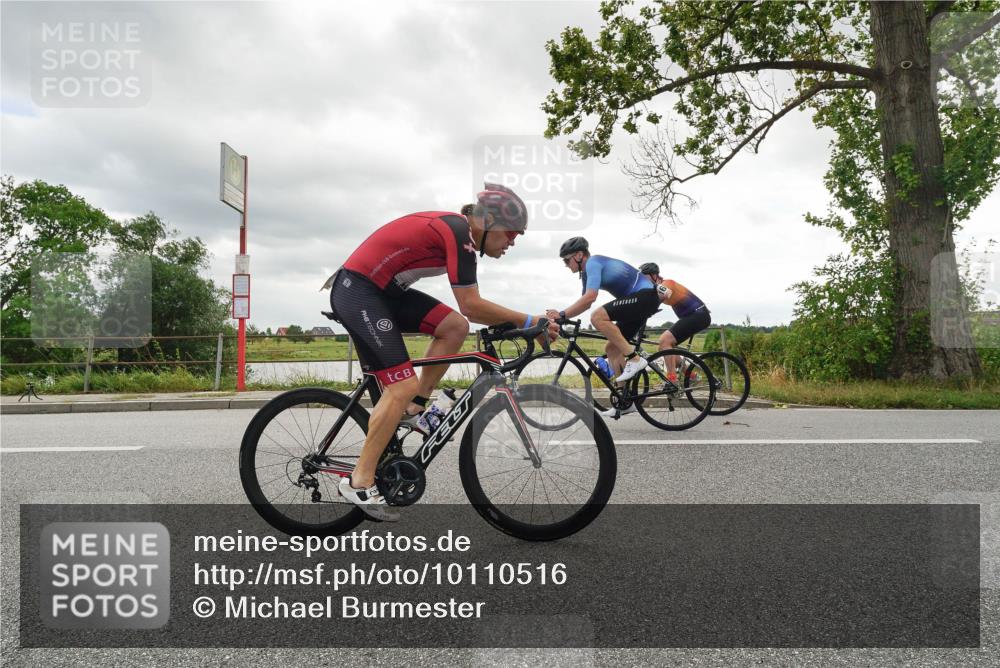 30.08.2026 - Elbe Triathlon Hamburg Michael Burmester http://msf.ph/oto/10110516 30.08.2026 14:43:18 Radfahren  meine-sportfotos.de