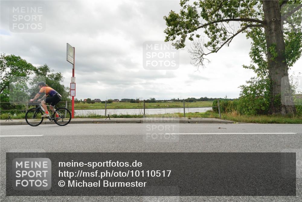 30.08.2026 - Elbe Triathlon Hamburg Michael Burmester http://msf.ph/oto/10110517 30.08.2026 14:43:18 Radfahren  meine-sportfotos.de