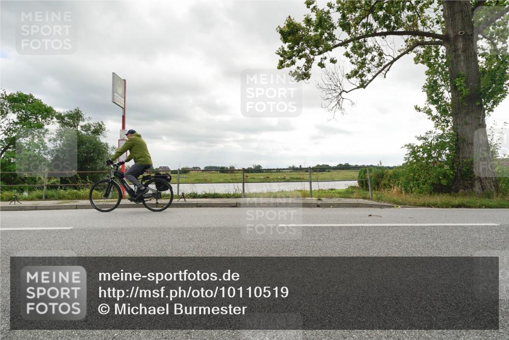 30.08.2026 - Elbe Triathlon Hamburg Michael Burmester http://msf.ph/oto/10110519 30.08.2026 14:43:22 Radfahren  meine-sportfotos.de