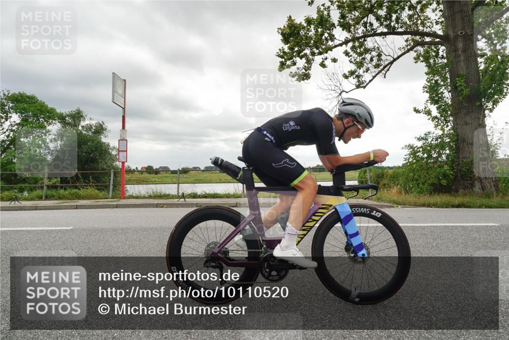 30.08.2026 - Elbe Triathlon Hamburg Michael Burmester http://msf.ph/oto/10110520 30.08.2026 14:43:53 Radfahren  meine-sportfotos.de