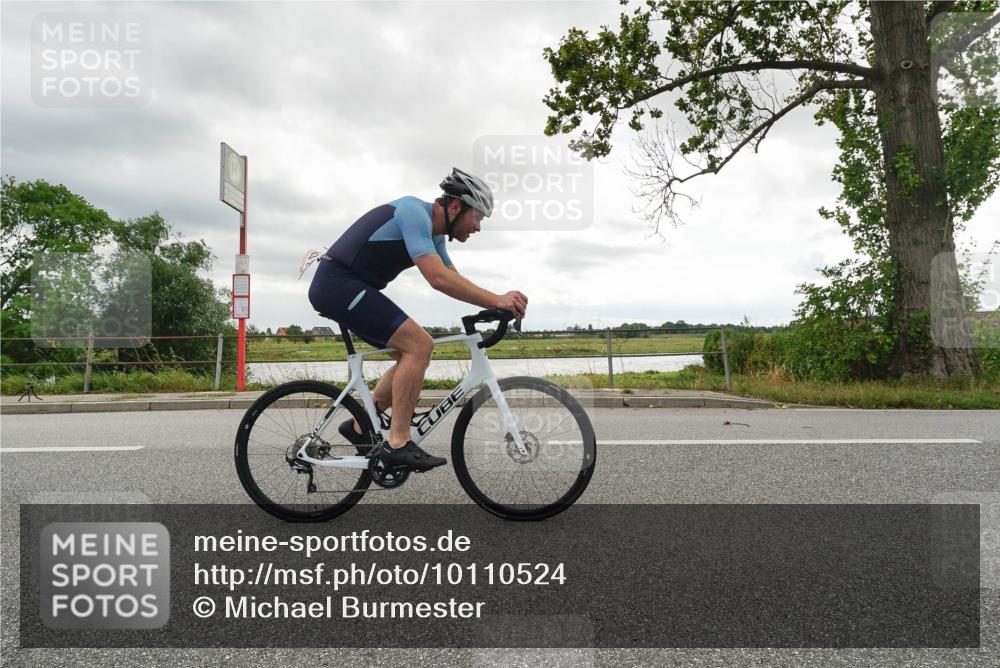 30.08.2026 - Elbe Triathlon Hamburg Michael Burmester http://msf.ph/oto/10110524 30.08.2026 14:44:23 Radfahren  meine-sportfotos.de