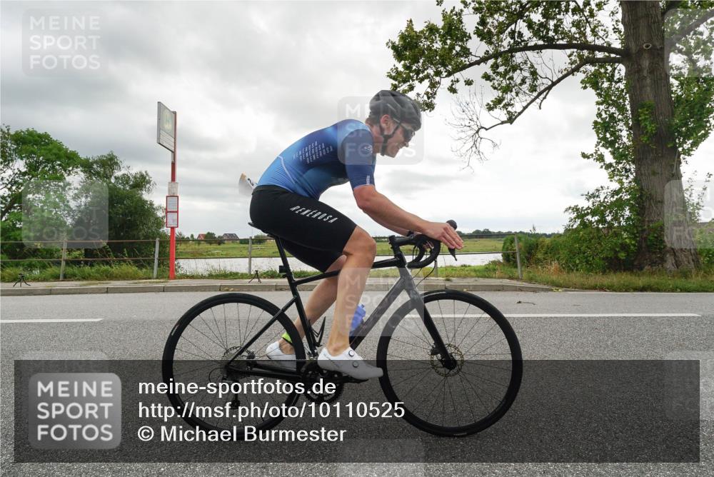 30.08.2026 - Elbe Triathlon Hamburg Michael Burmester http://msf.ph/oto/10110525 30.08.2026 14:44:29 Radfahren  meine-sportfotos.de