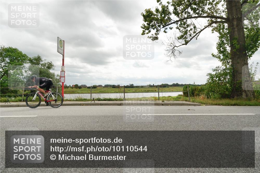 30.08.2026 - Elbe Triathlon Hamburg Michael Burmester http://msf.ph/oto/10110544 30.08.2026 14:47:11 Radfahren  meine-sportfotos.de
