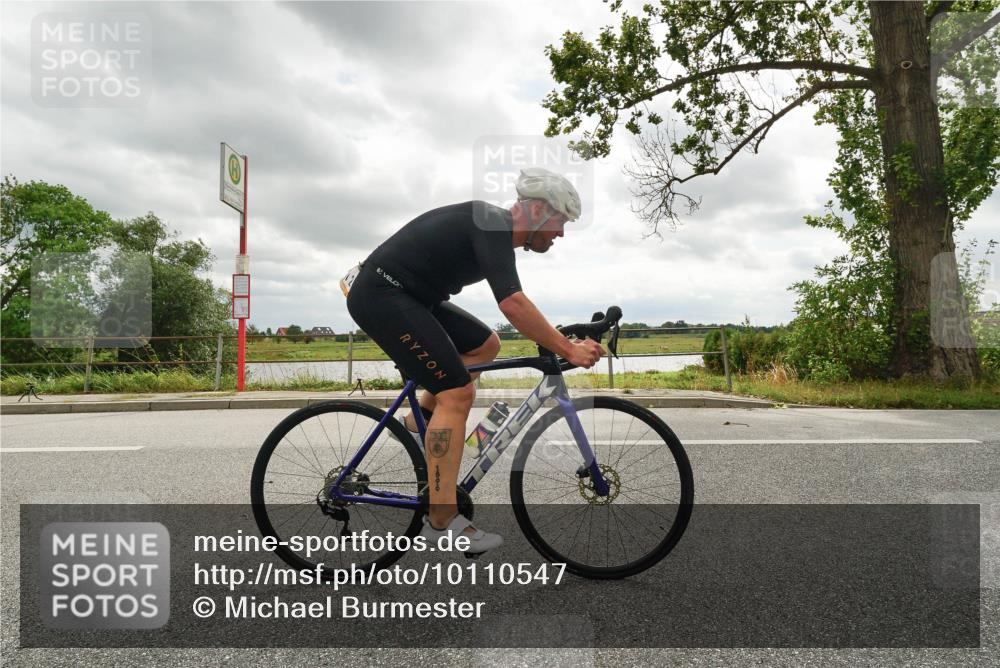 30.08.2026 - Elbe Triathlon Hamburg Michael Burmester http://msf.ph/oto/10110547 30.08.2026 14:47:28 Radfahren  meine-sportfotos.de