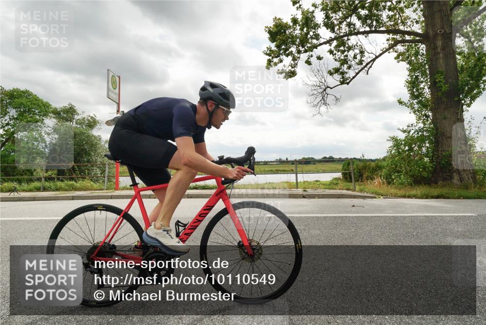 30.08.2026 - Elbe Triathlon Hamburg Michael Burmester http://msf.ph/oto/10110549 30.08.2026 14:47:32 Radfahren  meine-sportfotos.de