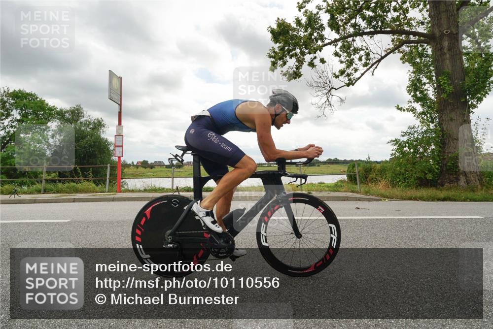 30.08.2026 - Elbe Triathlon Hamburg Michael Burmester http://msf.ph/oto/10110556 30.08.2026 14:48:22 Radfahren  meine-sportfotos.de