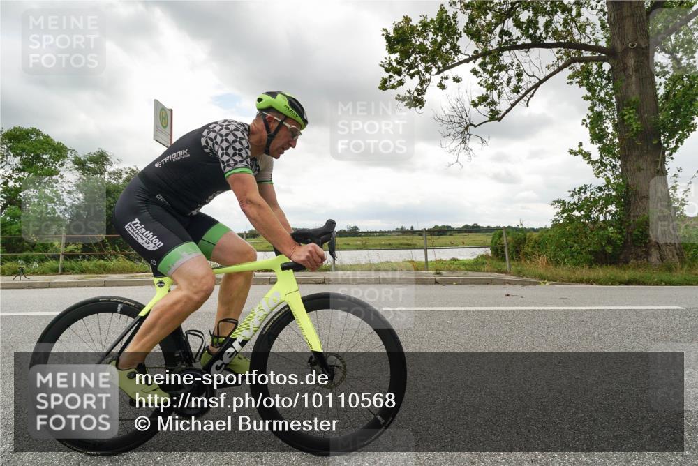 30.08.2026 - Elbe Triathlon Hamburg Michael Burmester http://msf.ph/oto/10110568 30.08.2026 14:49:20 Radfahren  meine-sportfotos.de