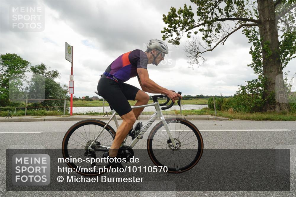 30.08.2026 - Elbe Triathlon Hamburg Michael Burmester http://msf.ph/oto/10110570 30.08.2026 14:49:38 Radfahren  meine-sportfotos.de