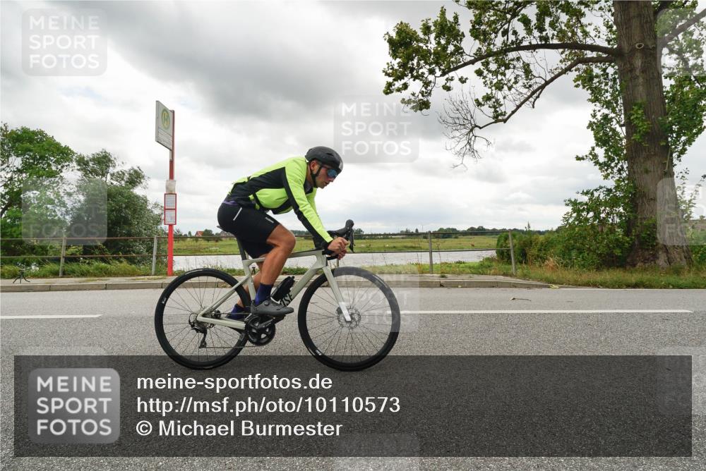 30.08.2026 - Elbe Triathlon Hamburg Michael Burmester http://msf.ph/oto/10110573 30.08.2026 14:49:53 Radfahren  meine-sportfotos.de
