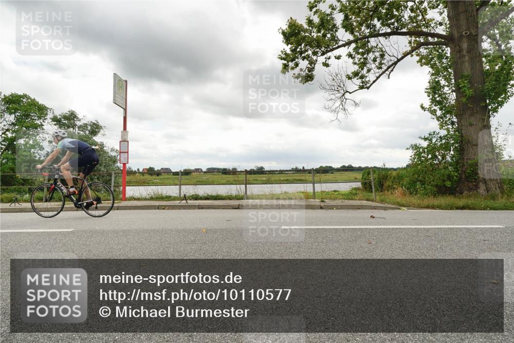 30.08.2026 - Elbe Triathlon Hamburg Michael Burmester http://msf.ph/oto/10110577 30.08.2026 14:50:10 Radfahren  meine-sportfotos.de