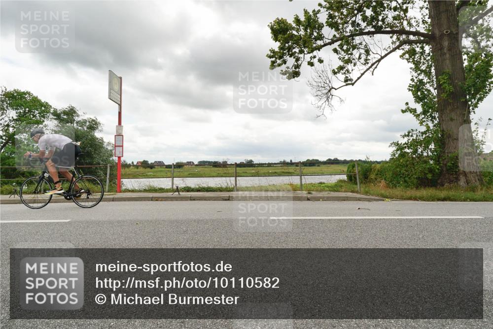 30.08.2026 - Elbe Triathlon Hamburg Michael Burmester http://msf.ph/oto/10110582 30.08.2026 14:50:44 Radfahren  meine-sportfotos.de