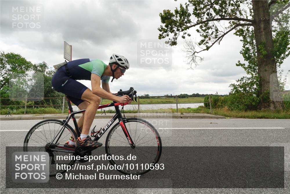 30.08.2026 - Elbe Triathlon Hamburg Michael Burmester http://msf.ph/oto/10110593 30.08.2026 14:51:31 Radfahren  meine-sportfotos.de