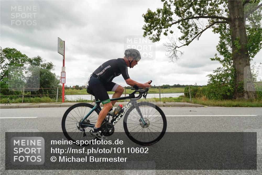 30.08.2026 - Elbe Triathlon Hamburg Michael Burmester http://msf.ph/oto/10110602 30.08.2026 14:52:16 Radfahren  meine-sportfotos.de