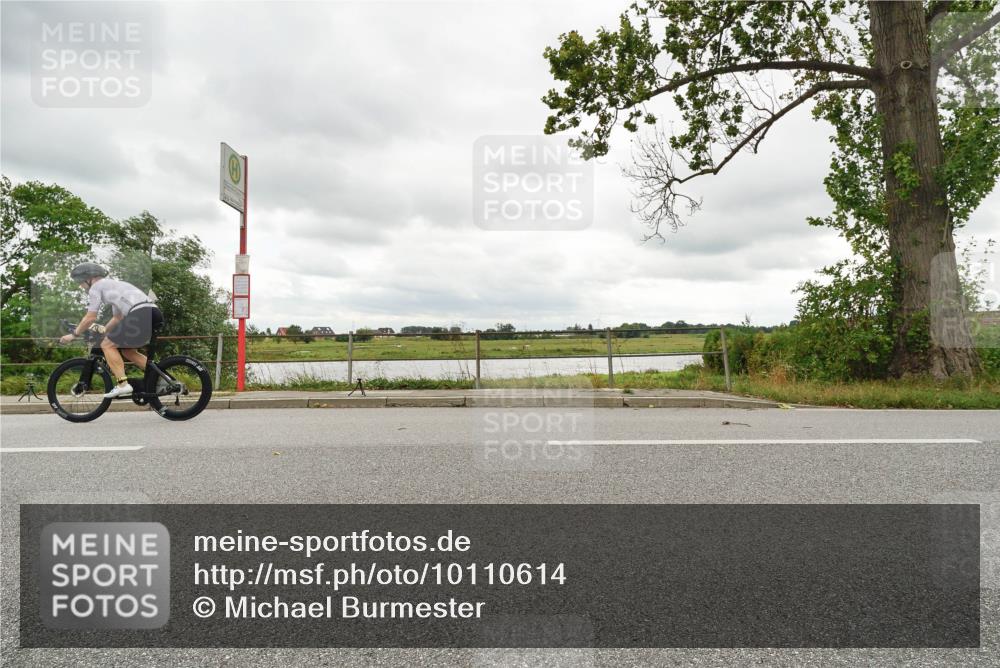 30.08.2026 - Elbe Triathlon Hamburg Michael Burmester http://msf.ph/oto/10110614 30.08.2026 14:52:53 Radfahren  meine-sportfotos.de