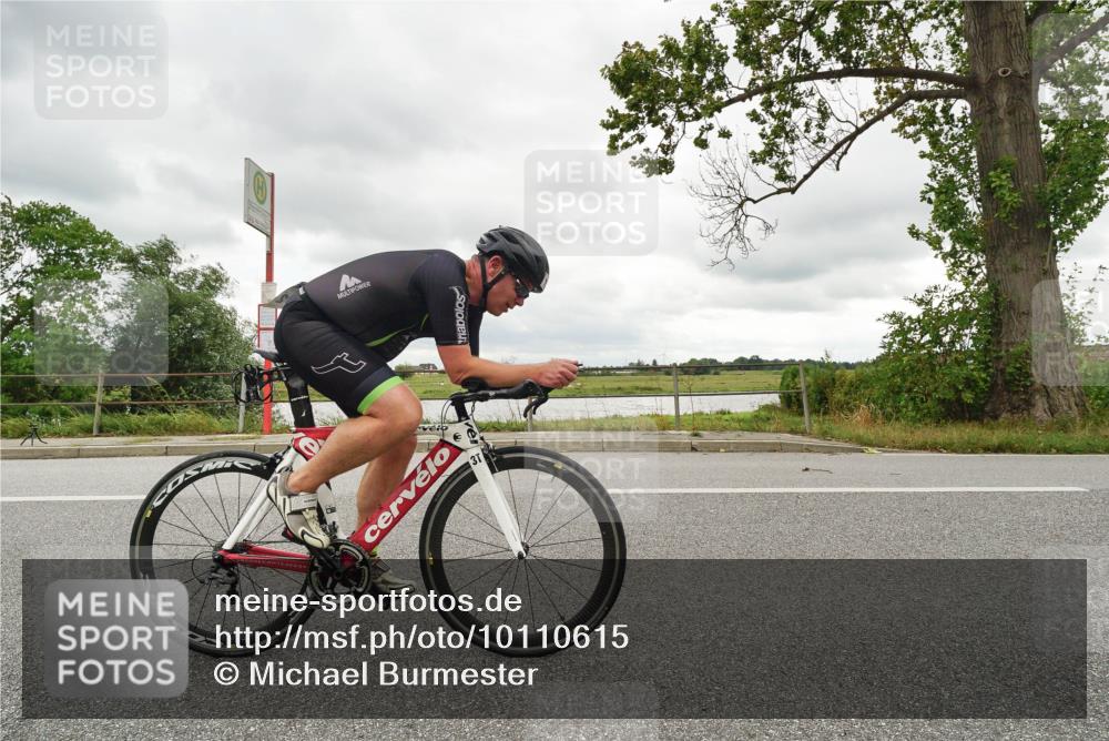 30.08.2026 - Elbe Triathlon Hamburg Michael Burmester http://msf.ph/oto/10110615 30.08.2026 14:52:56 Radfahren 3 meine-sportfotos.de