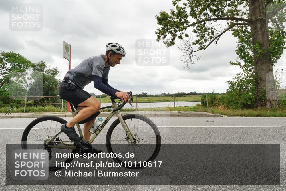 30.08.2026 - Elbe Triathlon Hamburg Michael Burmester http://msf.ph/oto/10110617 30.08.2026 14:53:06 Radfahren  meine-sportfotos.de