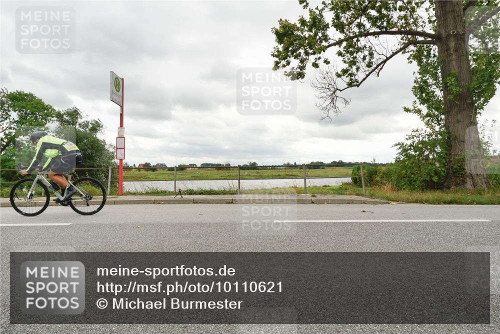30.08.2026 - Elbe Triathlon Hamburg Michael Burmester http://msf.ph/oto/10110621 30.08.2026 14:53:22 Radfahren  meine-sportfotos.de