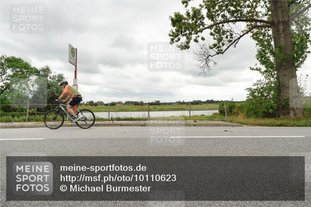 30.08.2026 - Elbe Triathlon Hamburg Michael Burmester http://msf.ph/oto/10110623 30.08.2026 14:53:36 Radfahren  meine-sportfotos.de