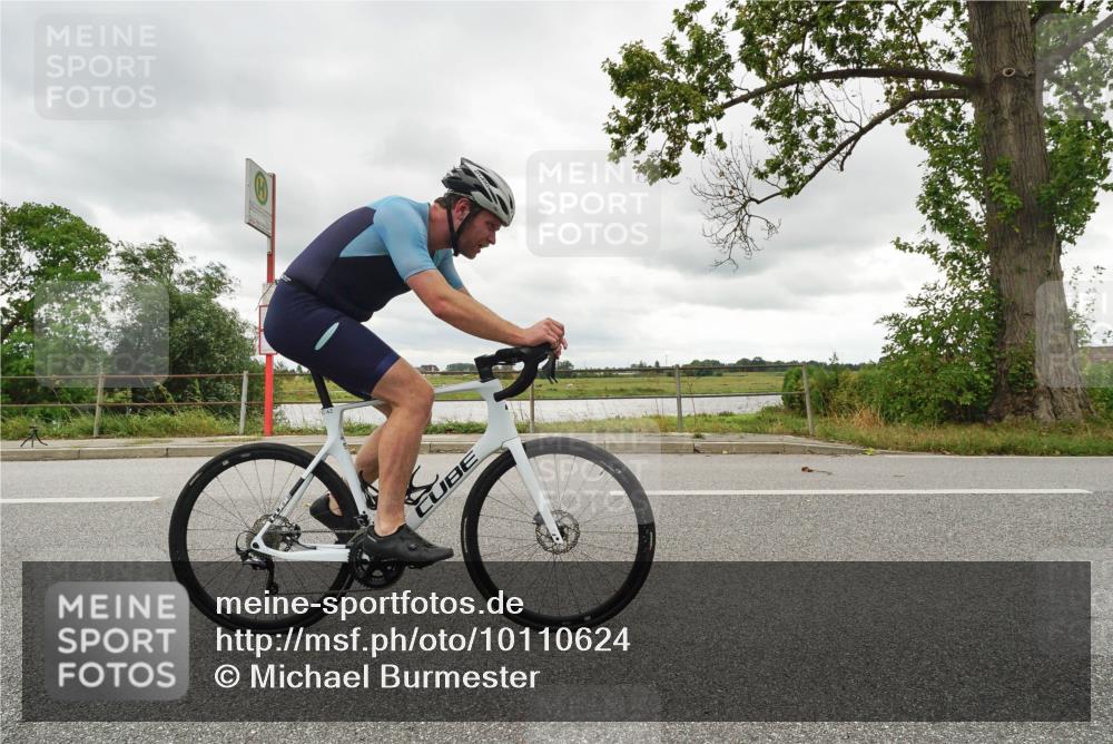 30.08.2026 - Elbe Triathlon Hamburg Michael Burmester http://msf.ph/oto/10110624 30.08.2026 14:53:41 Radfahren  meine-sportfotos.de