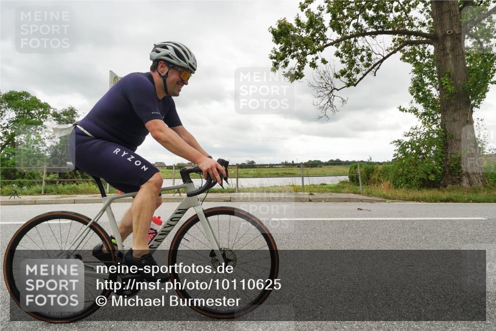 30.08.2026 - Elbe Triathlon Hamburg Michael Burmester http://msf.ph/oto/10110625 30.08.2026 14:53:45 Radfahren  meine-sportfotos.de